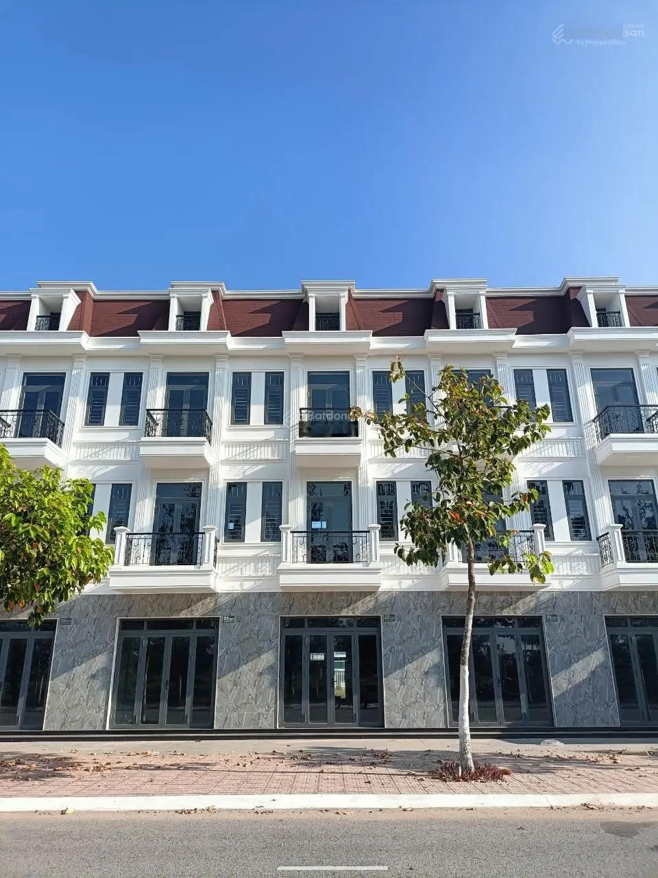 Bán nhà 1 trệt 2 lầu giá 3,6 tỷ mặt tiền đường Số 6, khu đô thị 5A, Phường 4, TP Sóc Trăng