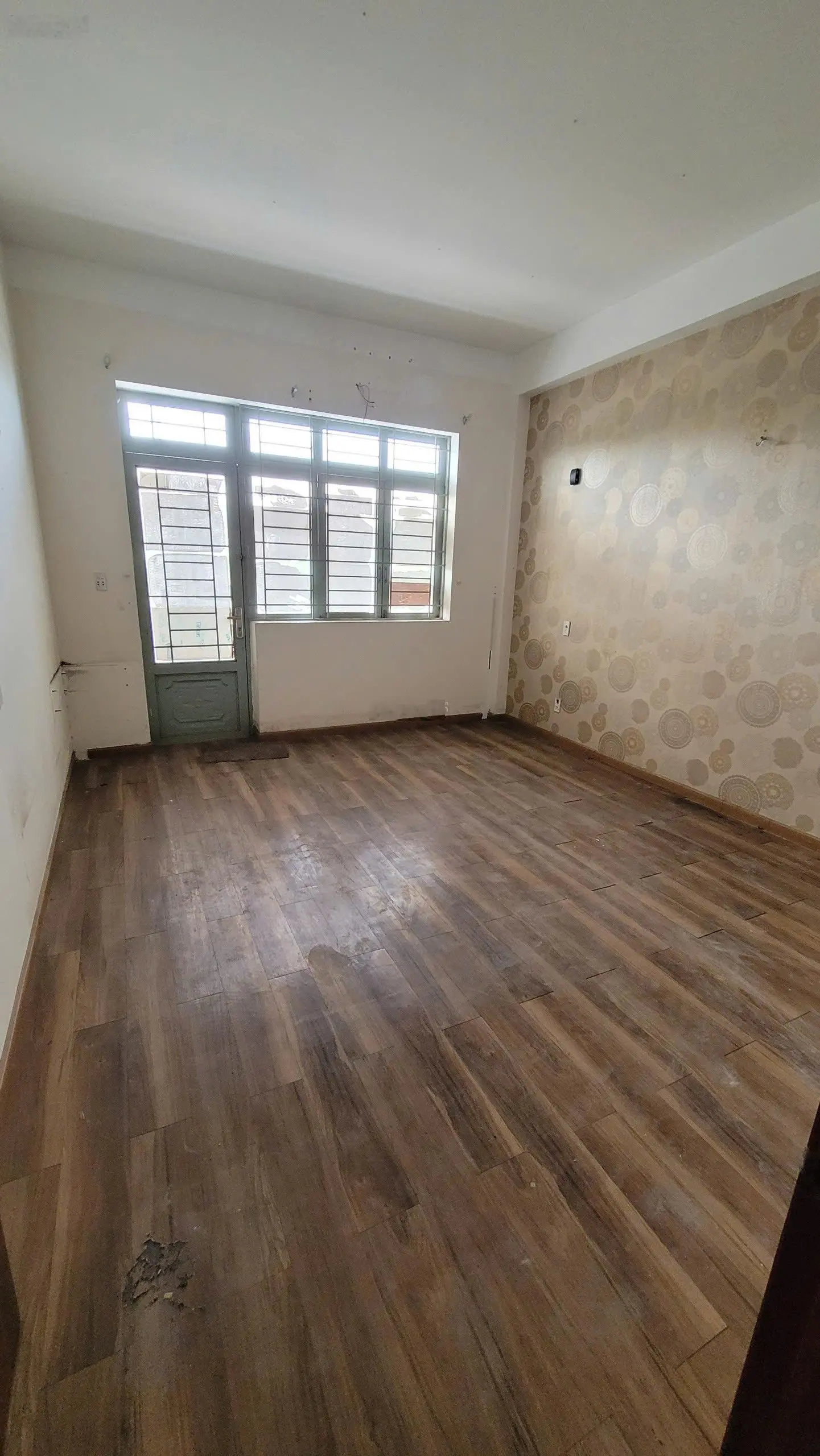 Bán nhà mặt phố tại Phạm Văn Đồng, 16 tỷ, diện tích xây dựng 54m2, diện tích sàn 197,2m2, 5PN, 3WC