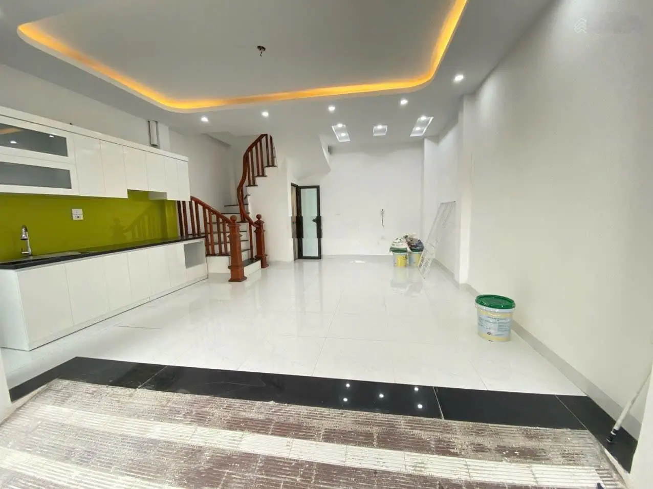 Hơn 7 tỷ tí có ngay nhà Đại Mỗ ô tô vào nhà, 10 ra mặt phố DT 32m2, 5 tầng, MT5.3m, mới đẹp ở ngay