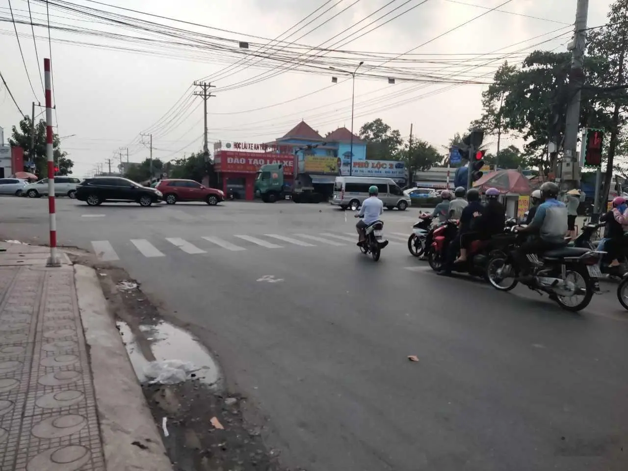 Bán nhà mặt tiền 5x30 đường Thủ Khoa Huân, chính chủ