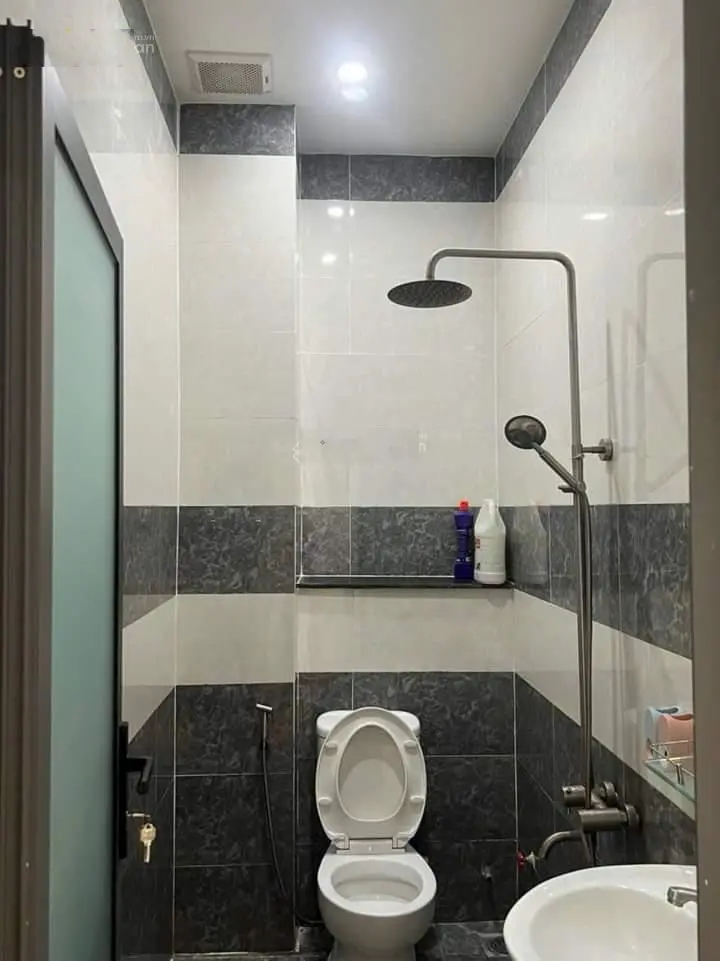 Bán căn nhà Hoà Hảo, Phường 4, Quận 10 diện tích 42,8m2 giá 3ty850 sổ sẵn