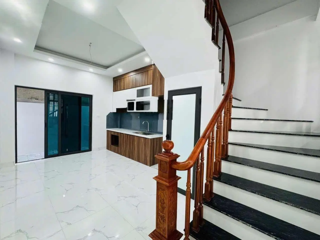Nhanh tay sở hữu căn nhà riêng 4 tầng với 4PN + 3 WC/PT + bếp, tại xã Hưng Đạo, Quốc Oai, Hà Nội