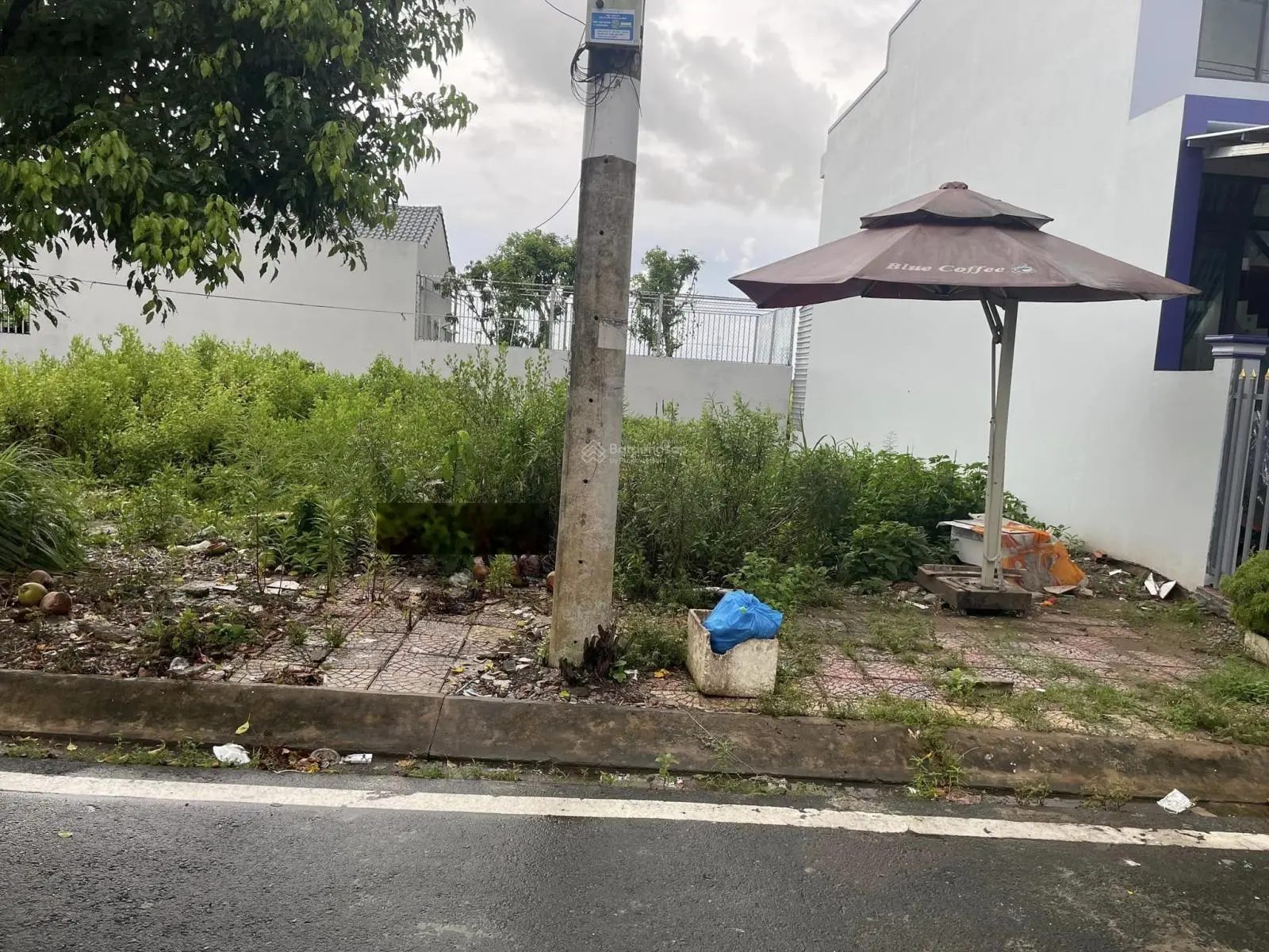 Kẹt tiền cần bán gấp lô đất MTĐ N.H.Luông, Trà Vinh. Cách Trường Y 500m, DT 120m2 giá chỉ 700tr SHR