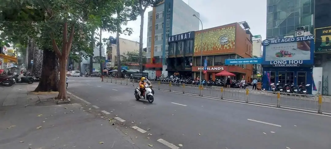7 tầng thang máy, mặt tiền Lạc Long Quân - ngã 4 Bảy Hiền Q.Tân Bình 4m2 x 18m 7 tầng thang máy