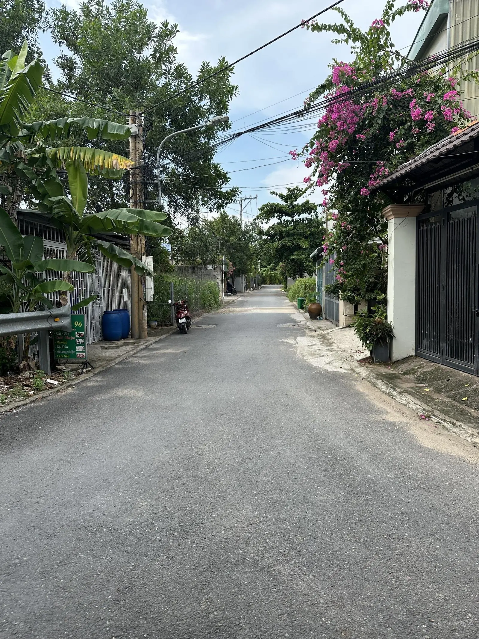 Bán nhà 2 tầng tại Vĩnh Phú 38, cách Sài Gòn 25 phút xe máy.