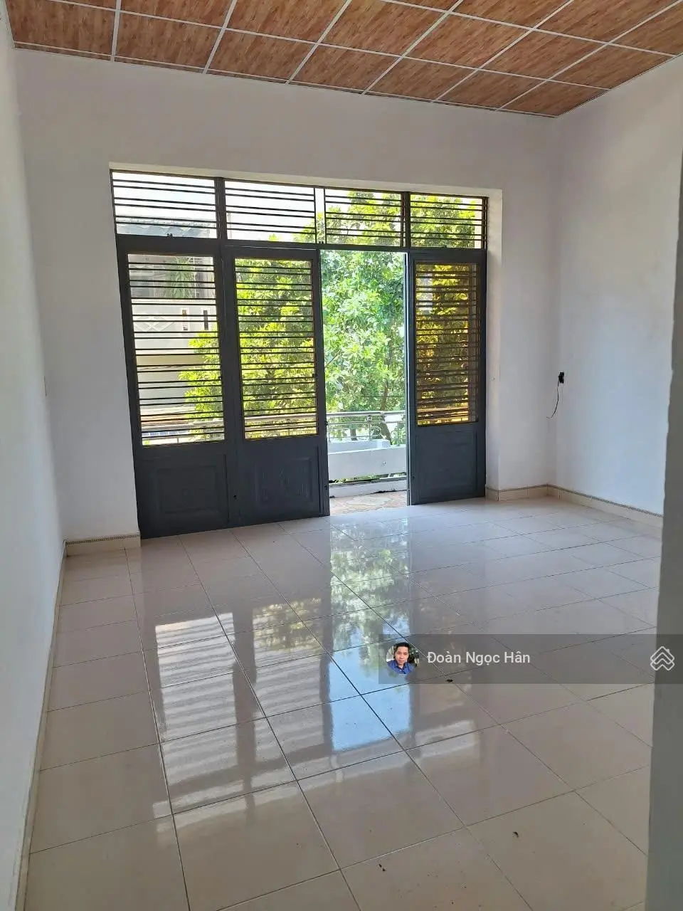 Chưa đến 4ty mà sở hữu ngay căn nhà 2 tầng sát biển, đi bộ vài bước chân tới Bãi biển Liên chiểu