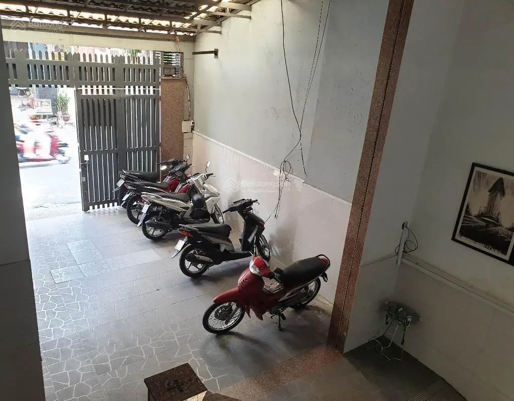 Khách Sạn 17 Phòng Lê Đức Thọ, Doanh Thu 150tr/Tháng, Kẹt Tiền Bán Gấp
