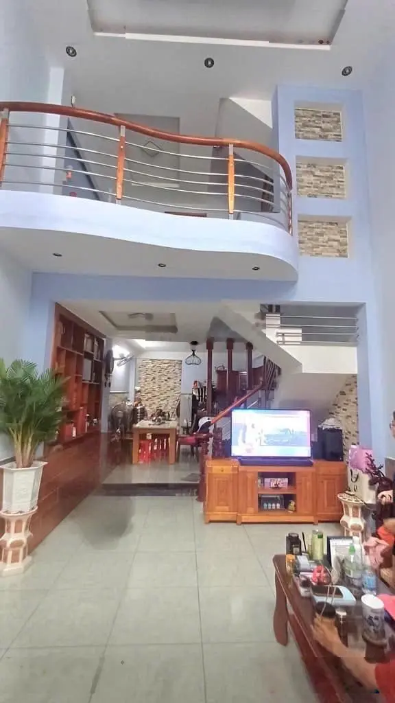 Cần bán nhà đường Trần Tuấn Khải, Quận 5. Giá 3 tỷ 950/80m2. Nhà 4 tầng BTCT. Đang cho thuê 15tr/th
