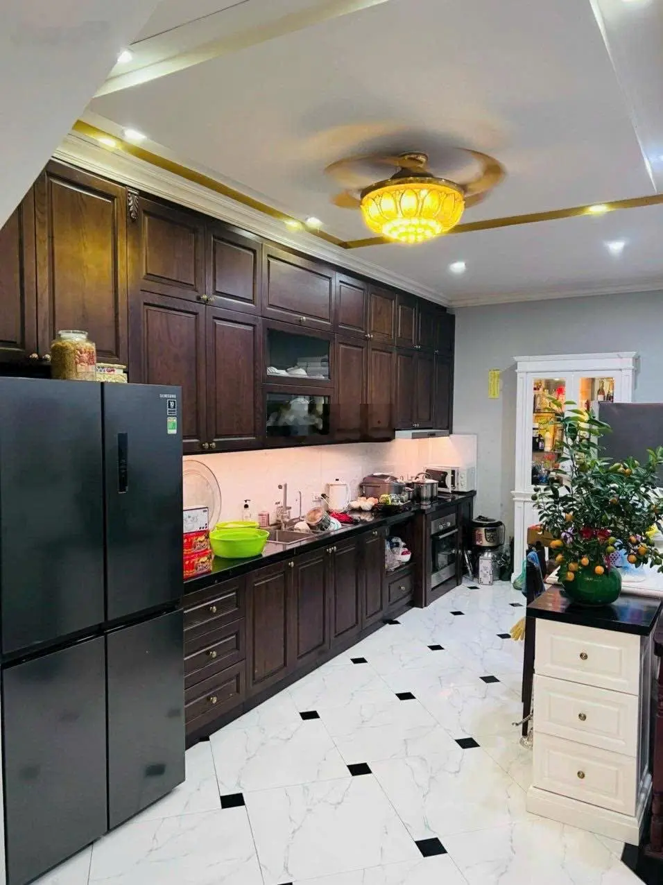 1 nhà ra mặt phố nguyễn khuyến -- vị trí kinh doanh đắc địa -- giá ngon kđt văn quán