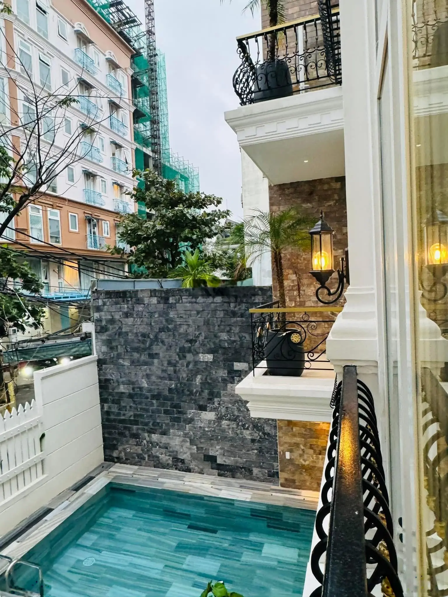 Bán biệt thự hồ bơi mặt tiền An Thượng 6 sát đường Hoàng Kế Viêm