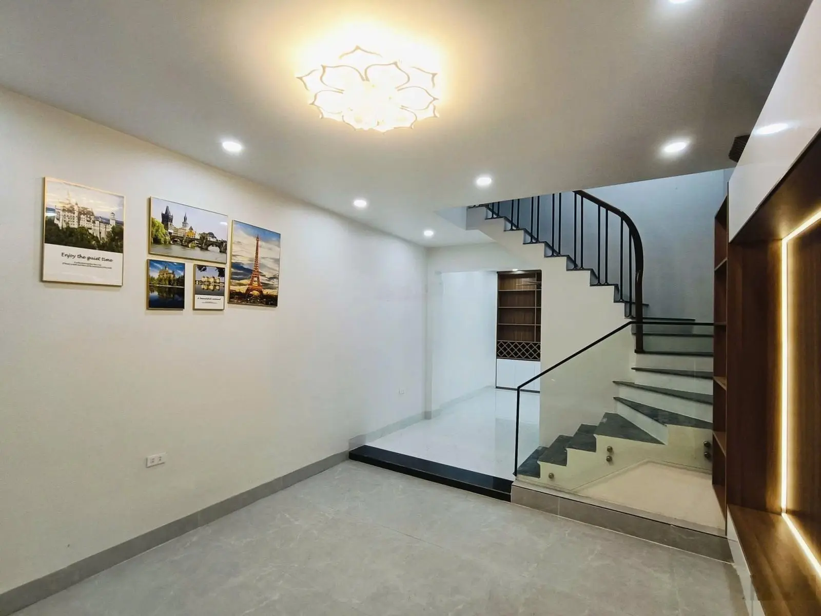 Đẳng cấp! Nguyễn Phúc Lai - Phân lô - Ô tô - 43m2 - 4 tầng - 15.5 tỷ