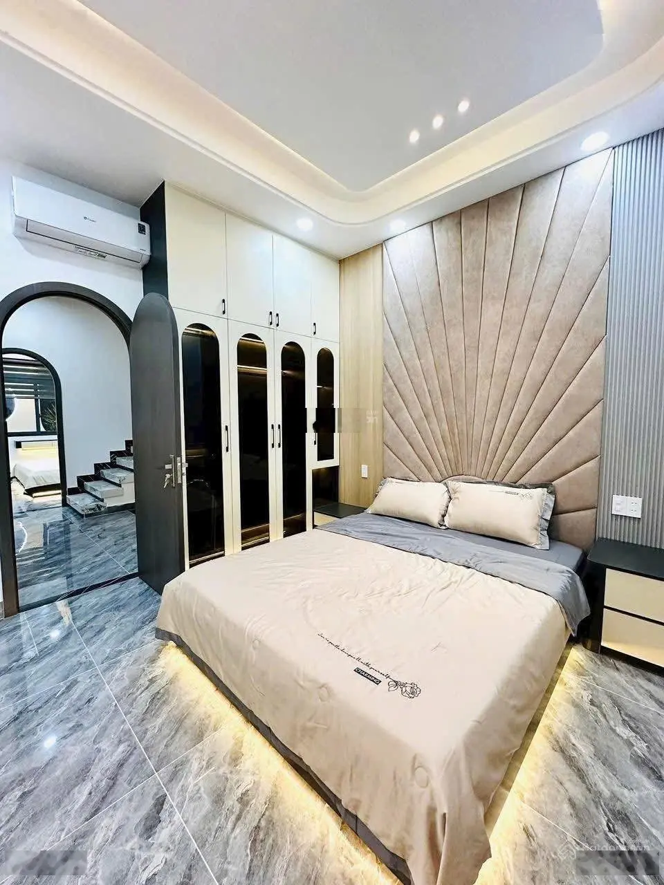 Hốt bạc nhà bán gấp cho thuê tại Lê Đại Hành, 3,55 tỷ, 59,3m2, sổ riêng chính chủ hẻm xe hơi