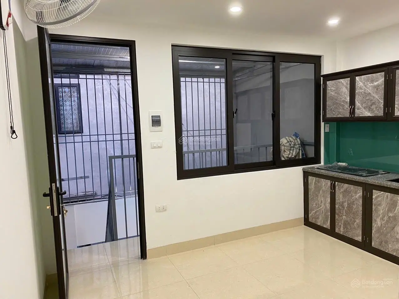 NHÀ CỰC HIẾM! Chỉ 7.5 tỷ có ngay BĐS 60m2 ngõ 245 Định Công, HM, 4*15m, dòng tiền 15 trđ/tháng