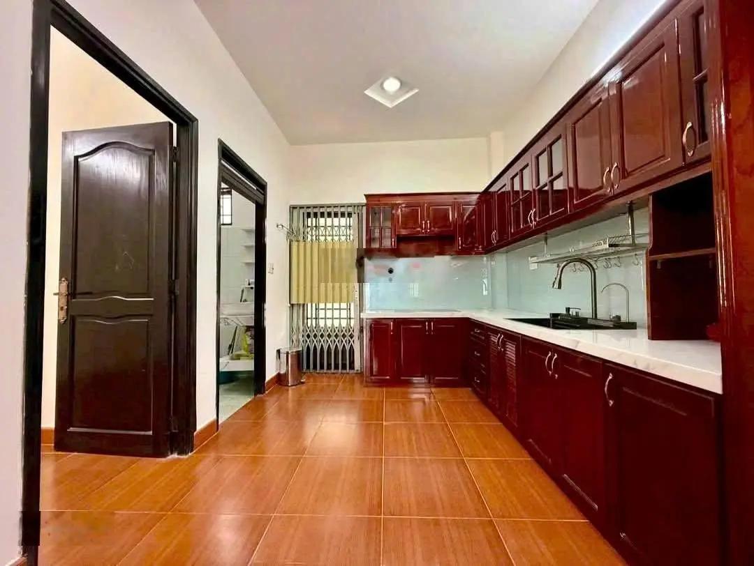 Nhà Trệt Lầu gần Nhà Thờ Fatima, Đại Học Luật- Hiệp Bình Chánh Thủ Đức. Đầy đủ tiện ích, có sân.