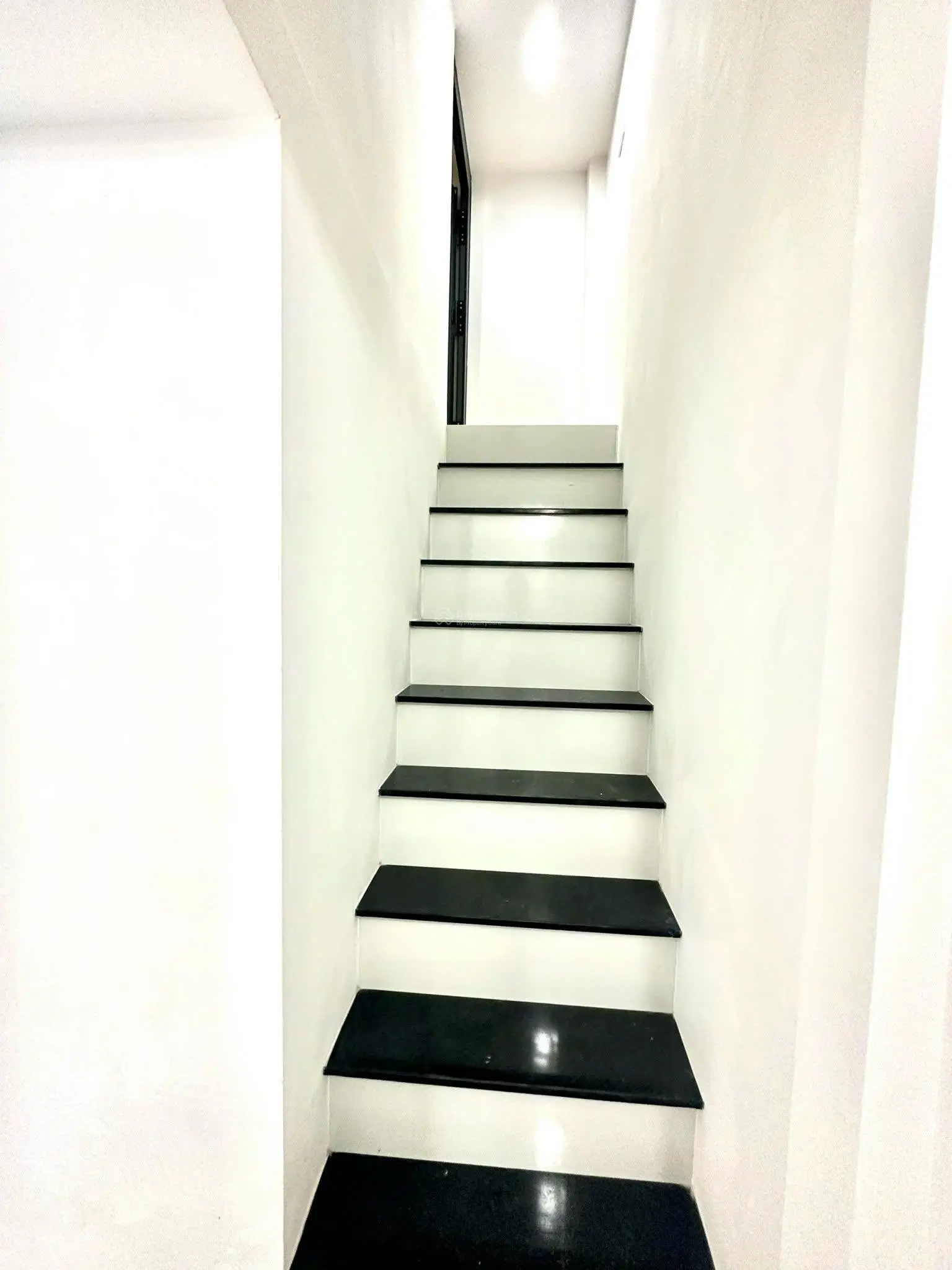 Bán gấp nhà đường Nguyễn Đình Chiểu, PN.Giá 6tỷ8/44m2.Gần trung tâm, trường học.liên hệ:0936 436 ***