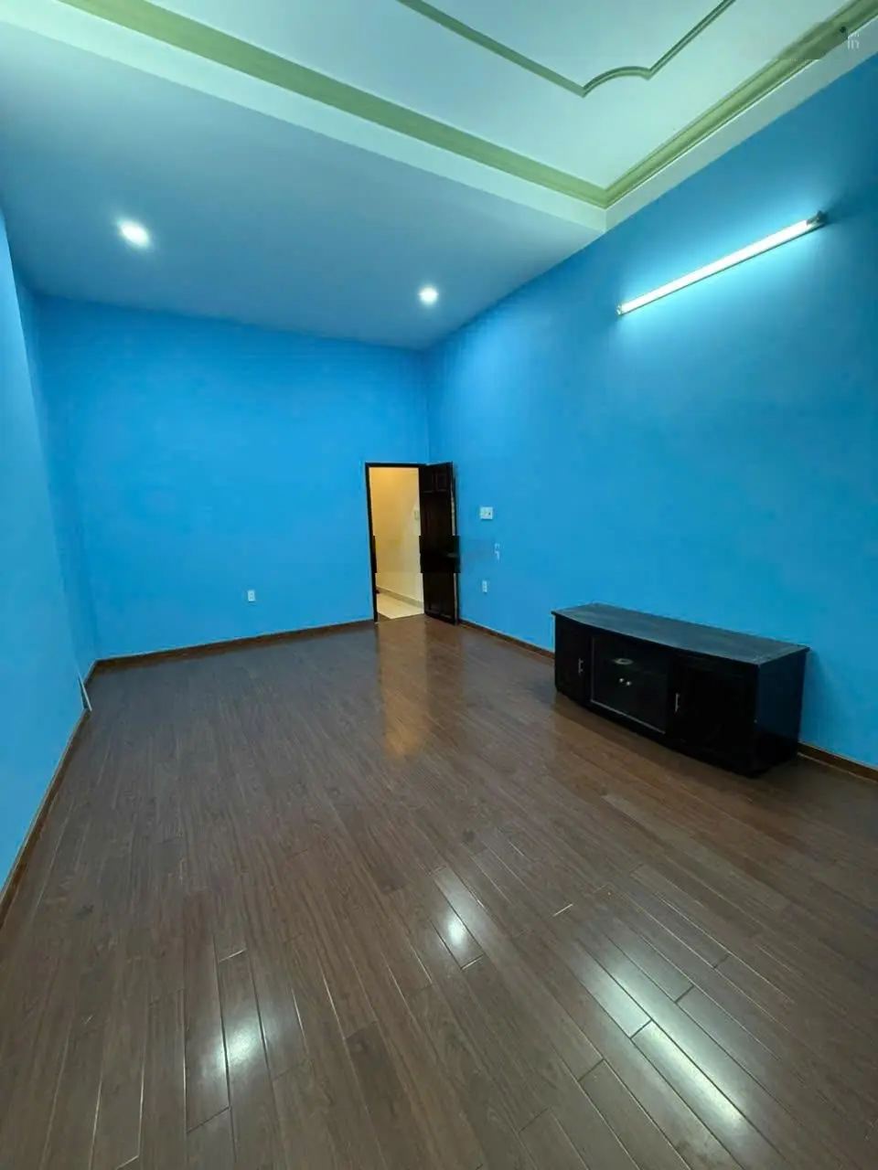 Ngộp Bank Giảm Giá 4,5tỷ Bán Nhà 126m2 Cạnh Mặt Tiền Lạc Long Quân Tân Bình 4PN Gía 11,5 Tỷ.