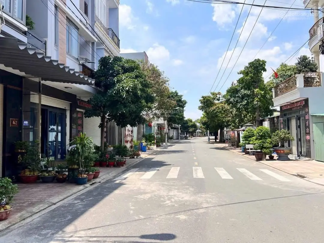 Bán Nhà Phố Sổ Riêng Giá Rẻ Cây Xanh Vỉa Hè Tại Phường Tân Đông Hiệp THành Phố Dĩ An