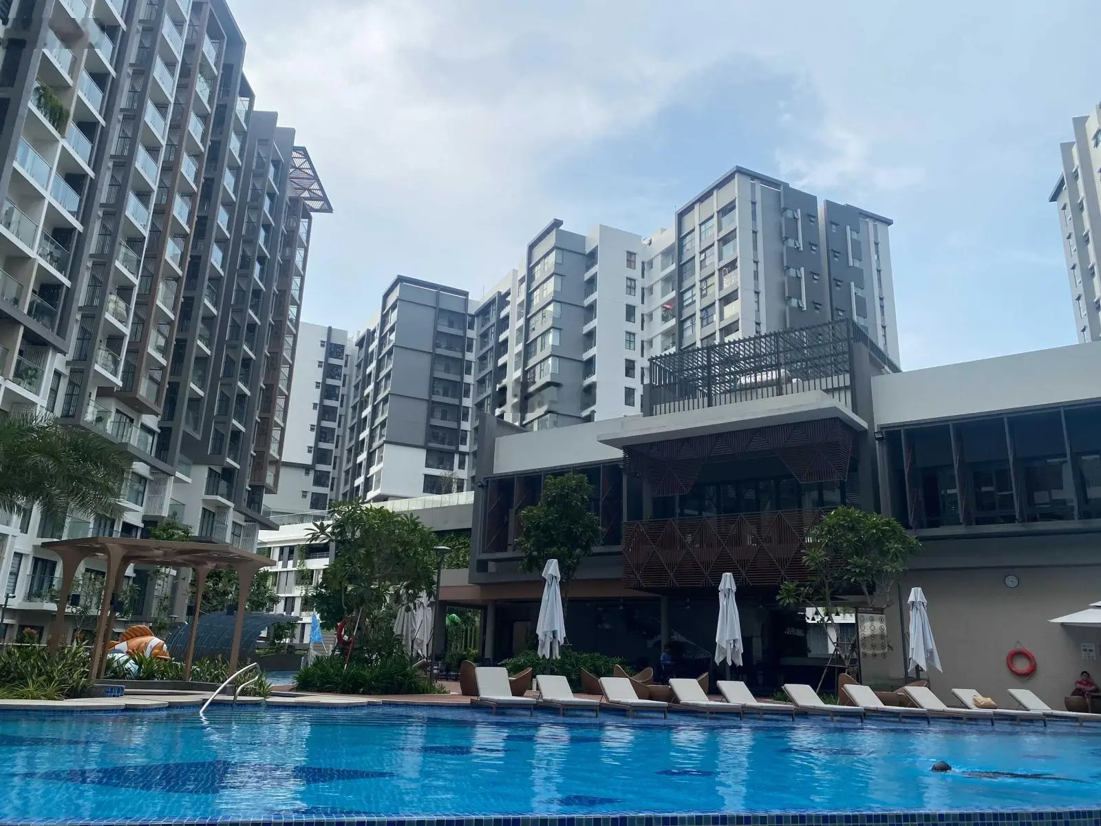Bán căn hộ Diamond Brilliant 96m2 - View công viên - Giá full 5.350 tỷ (102%)