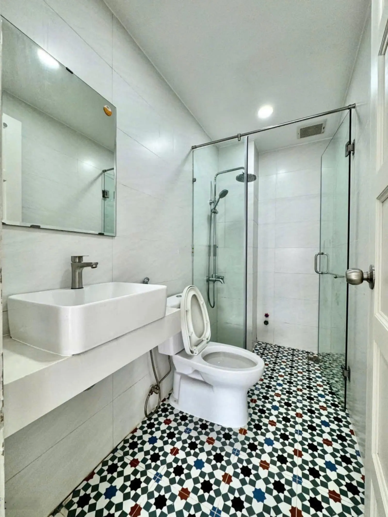 Bán gấp nhà đường Nguyễn Thượng Hiền, Bình Thạnh, 40m2 3PN 5WC, giá 3,7 tỷ, sổ hồng riêng