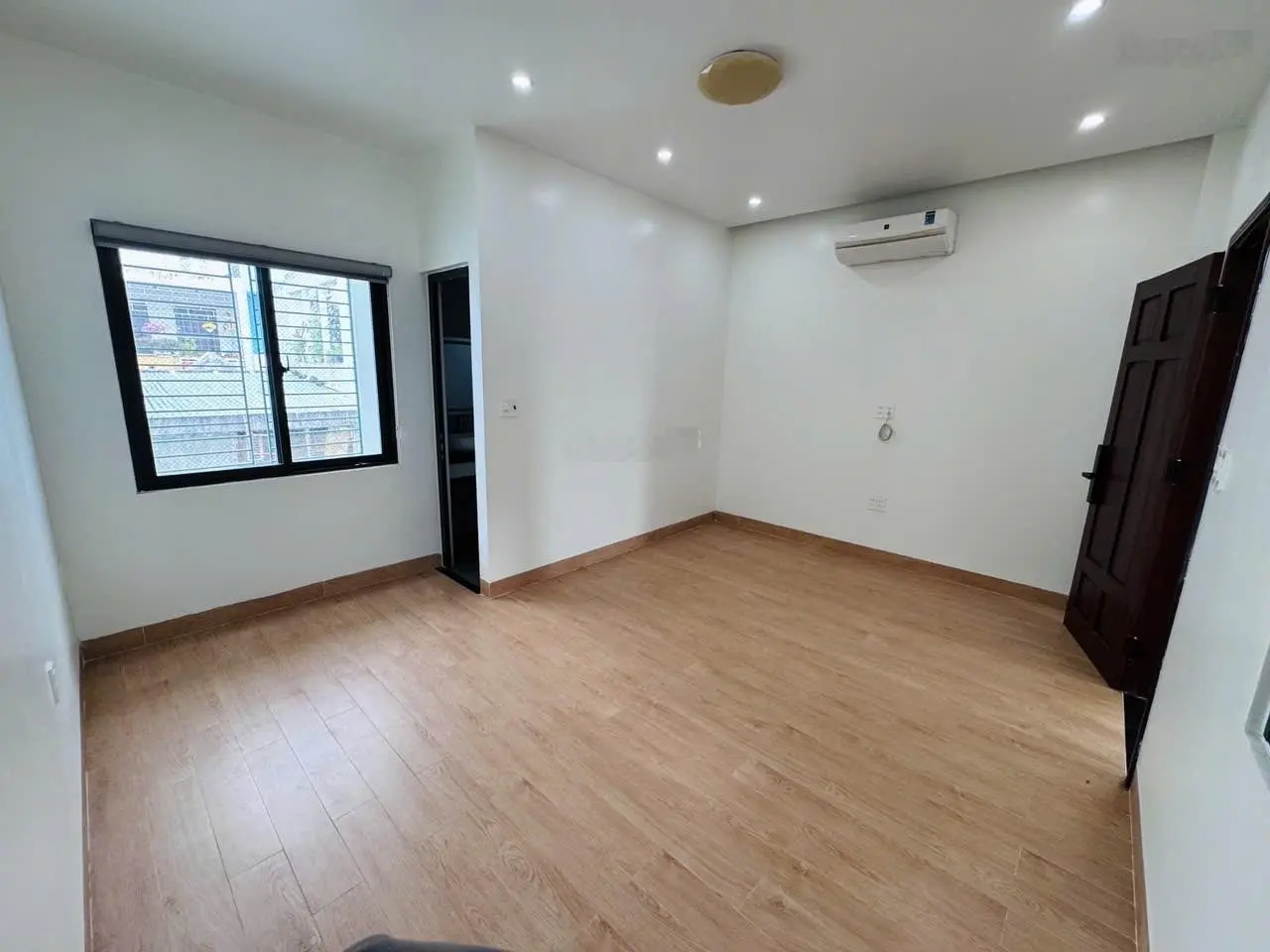 Bán đất tặng nhà đường thủ khoa huân