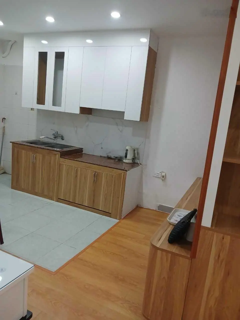 Chính chủ không qua môi giới bán CHTT tầng 4 nhà D3 số 28D Lương Định Của sổ 37/80m2 3.1 tỷ