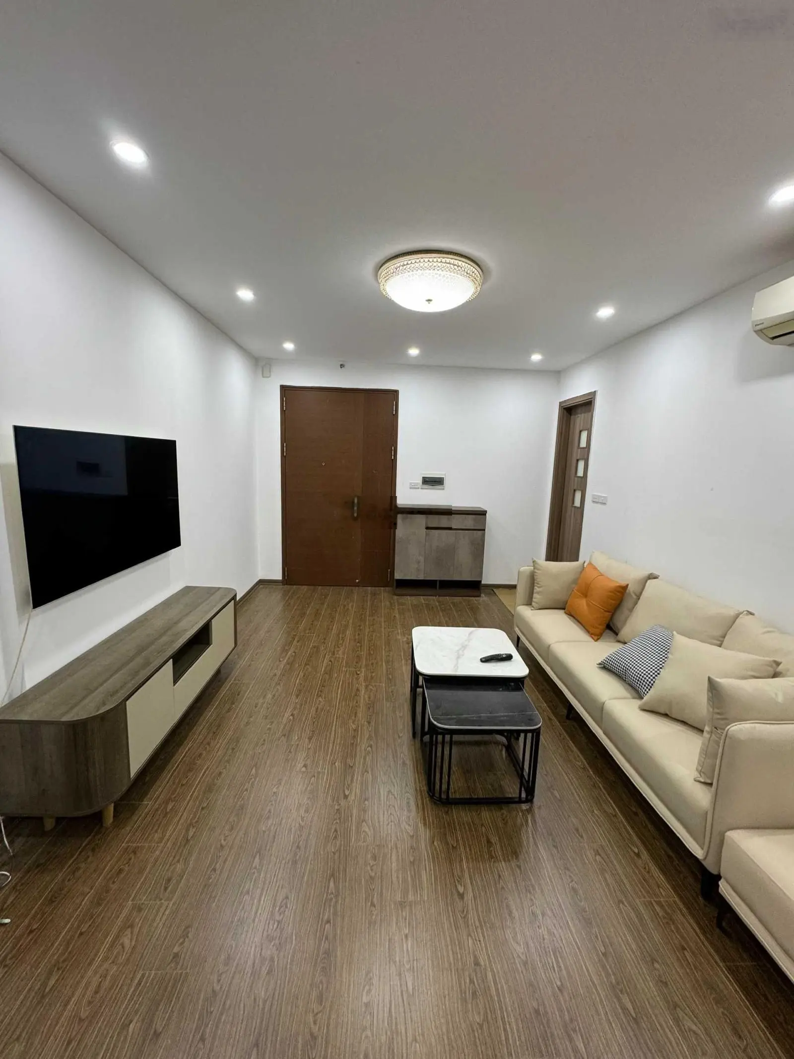 Cần bán căn 73m2 2PN2VS tầng trung chung cư 536A Minh Khai full đồ