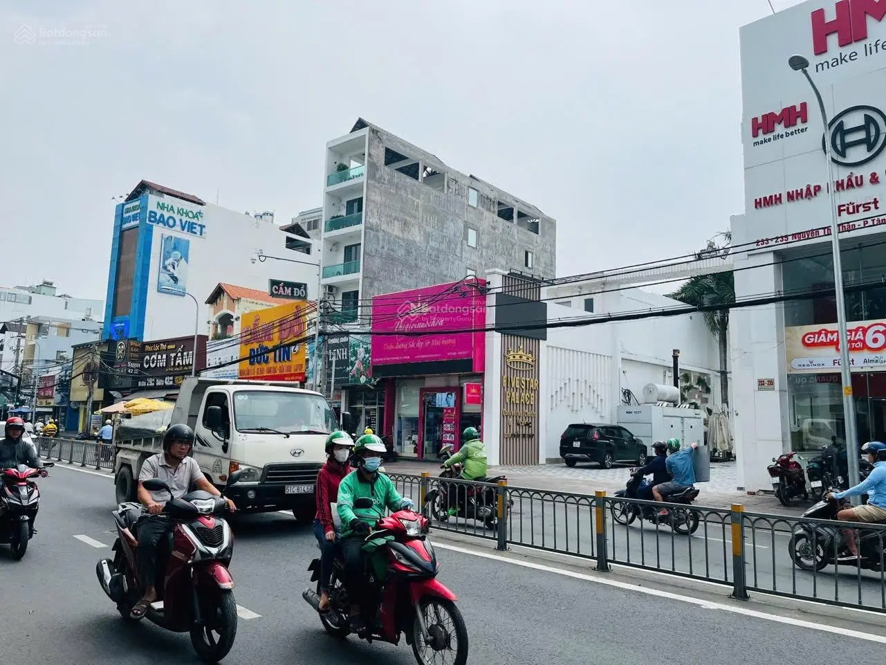Vị trí kinh doanh - mặt tiền Nguyễn Thị Thập - DT: 5x15m, 4 tầng, ngay ngã 3 chợ Tân Mỹ