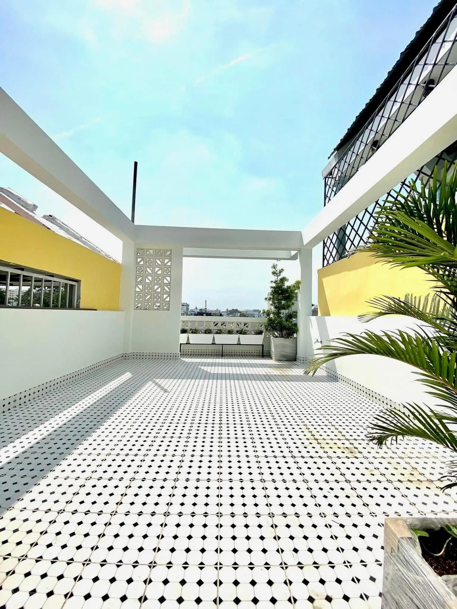 Bán nhà đang cho thuê 28tr ở Ung Văn Khiêm-Bình Thạnh. Gần Đại Học Hutech. Giá 3tỷ750/81m2