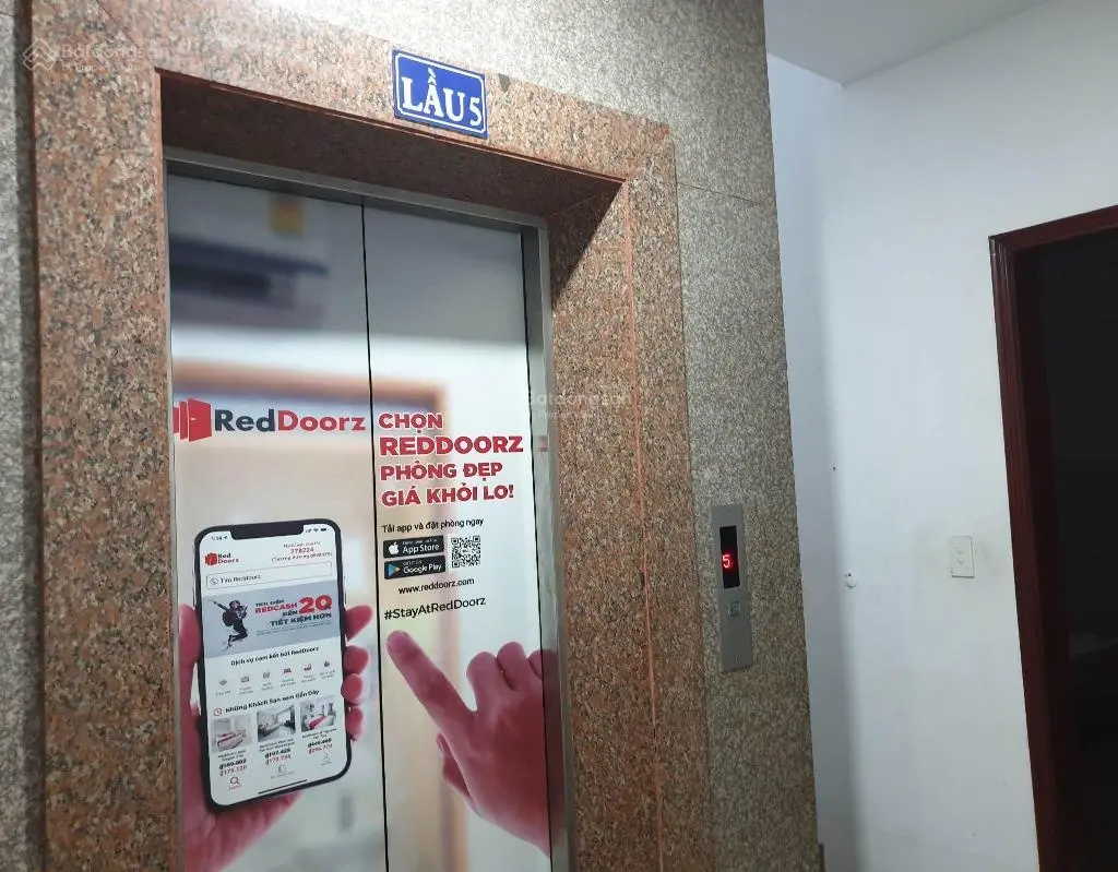 Khách Sạn 17 Phòng Lê Đức Thọ, Doanh Thu 150tr/Tháng, Kẹt Tiền Bán Gấp