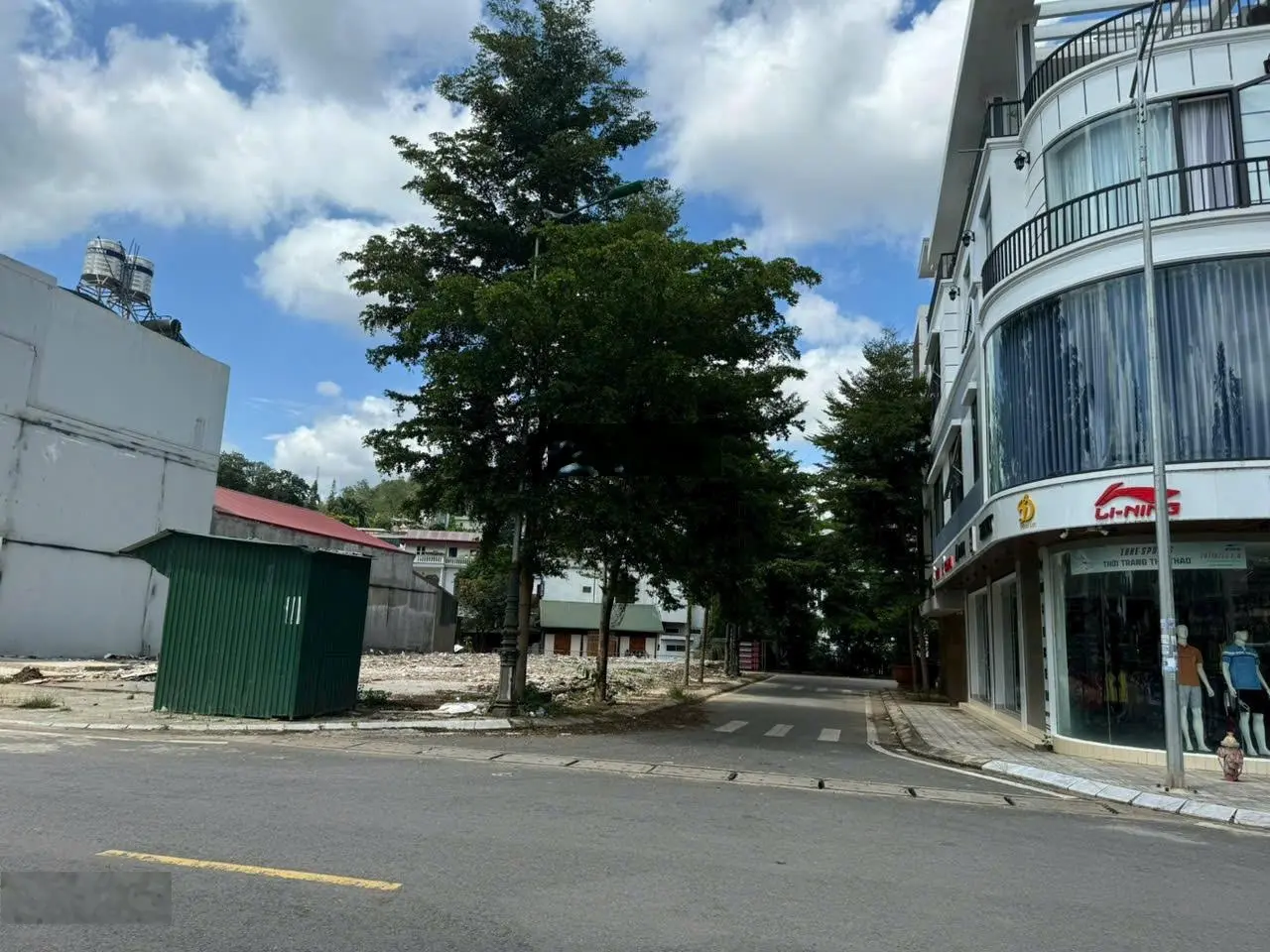 Cần bán gấp 2 lô đất kè 4A - TP Sơn La. DT: 300m2