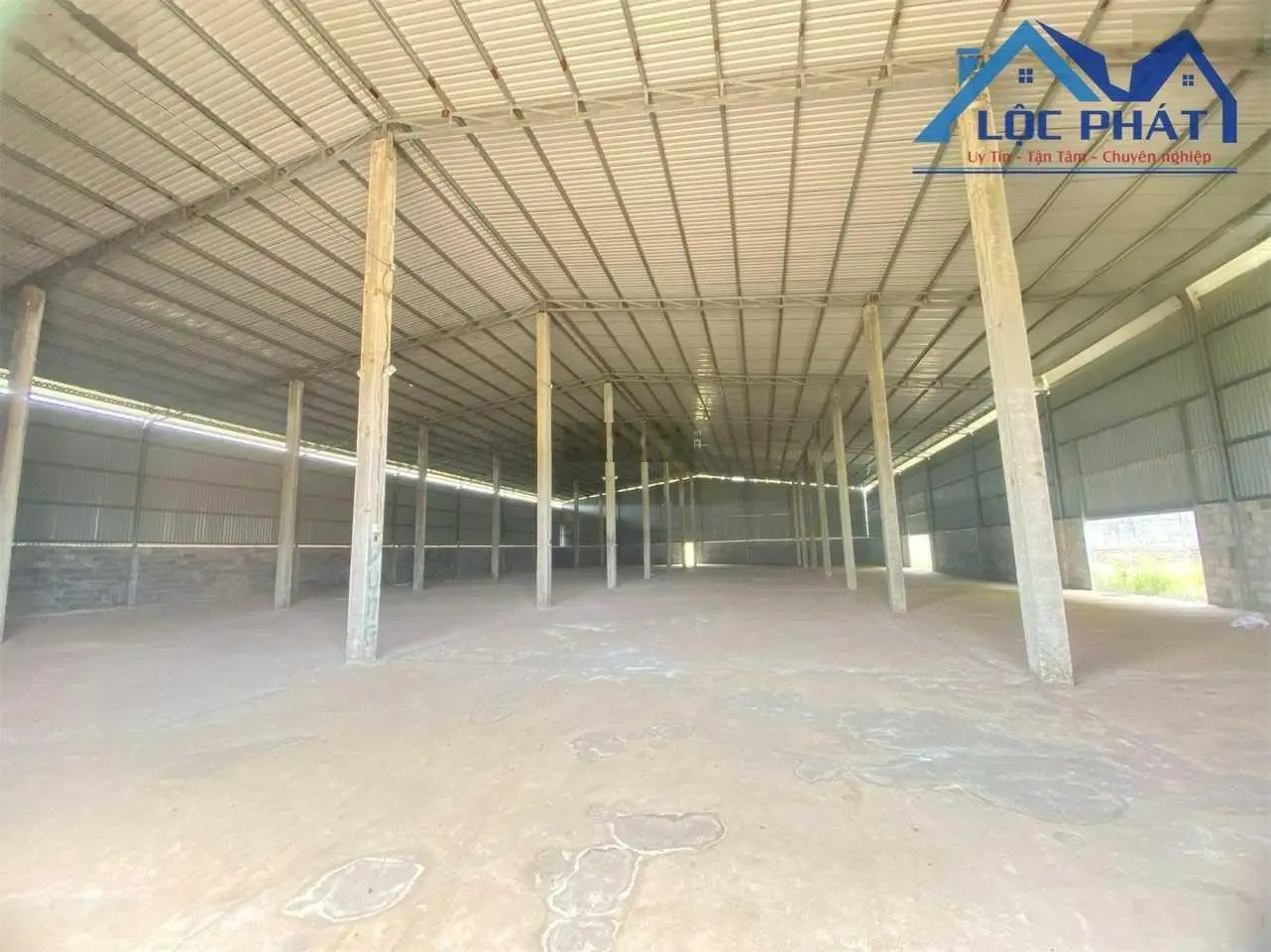 Bán đất nhà xưởng Huyện Thống Nhất Đồng Nai 23.603m2 có 3000m2 đất SKC giá 31,9 tỷ lh 0933 725 ***