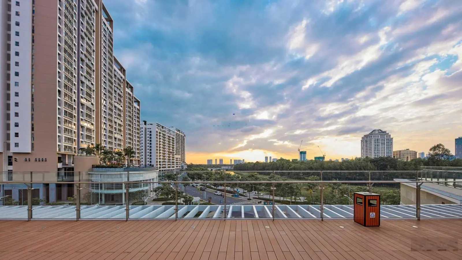 Cần bán gấp căn hộ Midtown The Peak Phú Mỹ Hưng, 76m2 2PN 2WC, giá 7,5tỷ