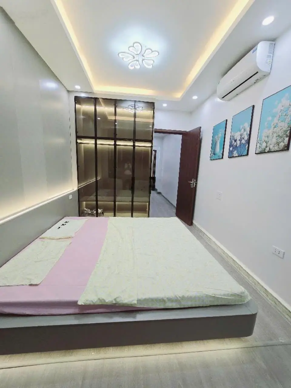 Bán nhà Đông Ngạc, nhà mới tính, ngõ rộng, 100 mét ra đường ô tô tránh