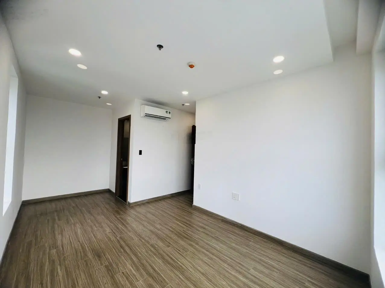 Bán gấp hàng vip 3PN tầng cao, view mặt tiền dự án, trả trước 900 triệu nhận nhà, sổ hồng lâu dài