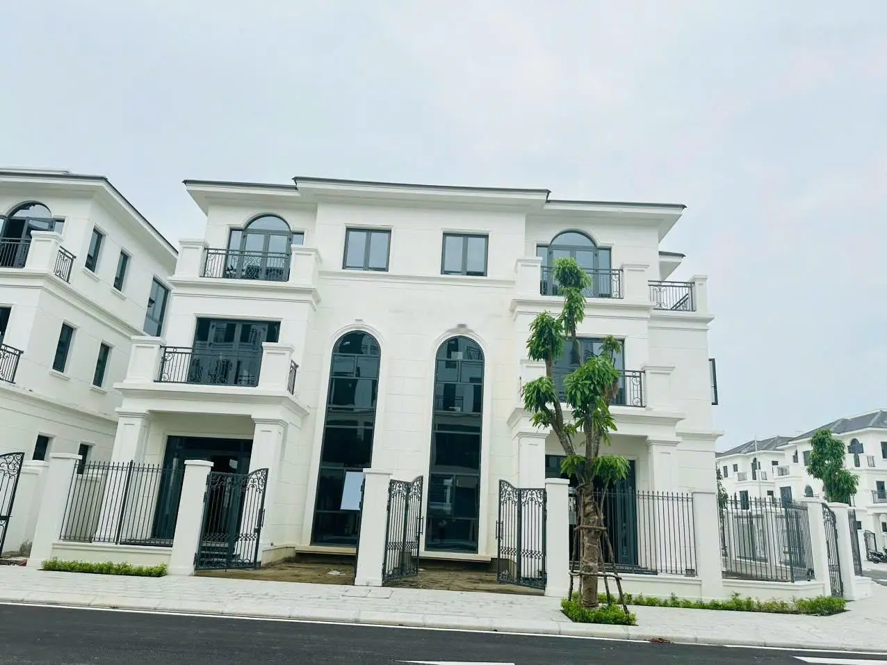 Bán liền kề, biệt thự, Shophouse Central Riverside Thanh Hóa chiết khấu lớn chỉ 33 triệu/m2 sẵn sổ