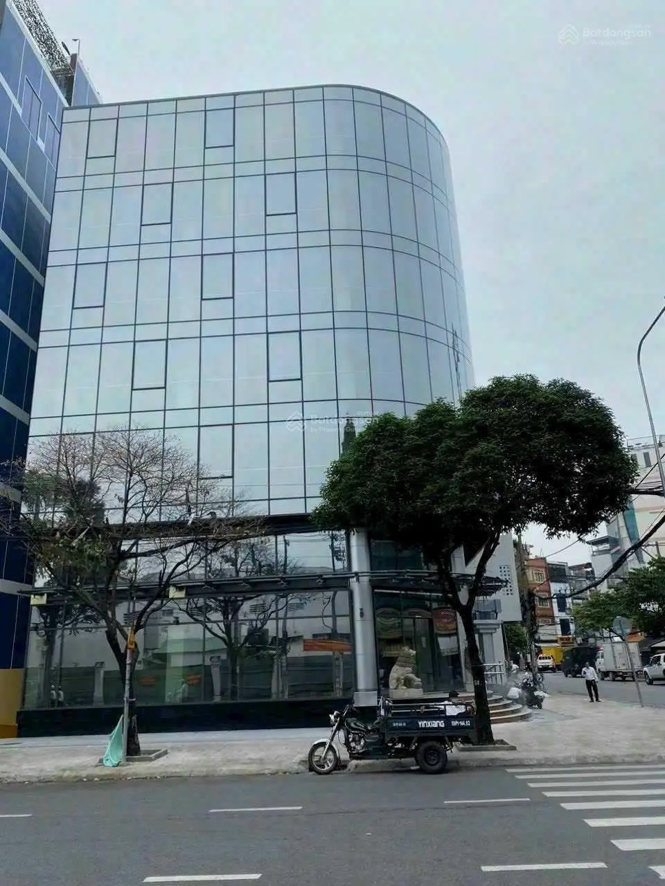 Ông tôi bán Toà nhà Góc 2MT Nguyễn Văn Trỗi, Phú Nhuận (12x30m)Hầm 9 tầng -HĐT 700 triệu/th -200 tỷ