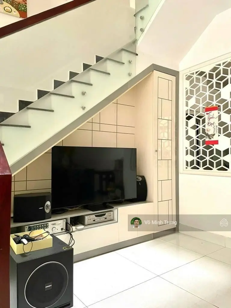Bán nhà Tôn Đản, Quận 4, diện tích 60.2m2, full nội thất, còn thương lượng
