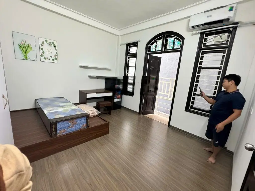 Bán nhà Hồ Tùng Mậu , bán đất tặng nhà 40m2 , mt 4,6m lô góc ngõ ba gác , 6,05 tỷ