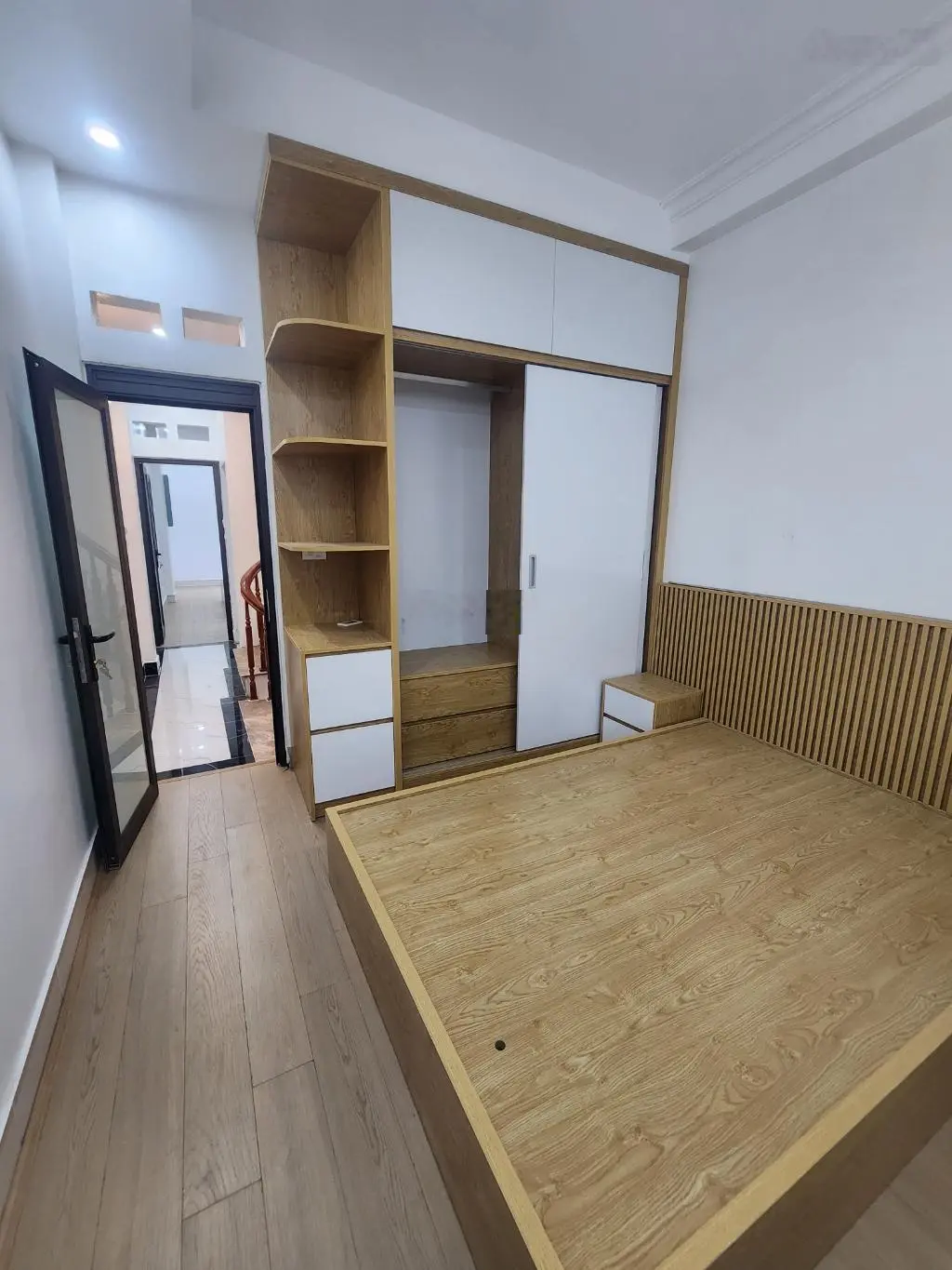 Bán NR ở Nguyễn Khoái, Thanh Trì, Hoàng Mai, HN, 38m2 5 Tầng 4 Ngủ Giá nhỉnh 5 Tỷ.