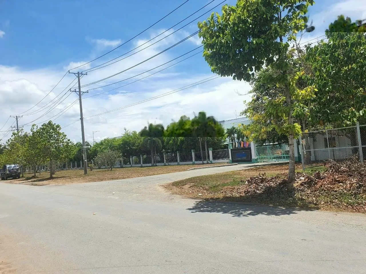 Kẹt tiền bán đất MT Nguyễn Chí Thanh Trà Vinh. DT 120m2, thương lượng, gần nhà máy nước TP