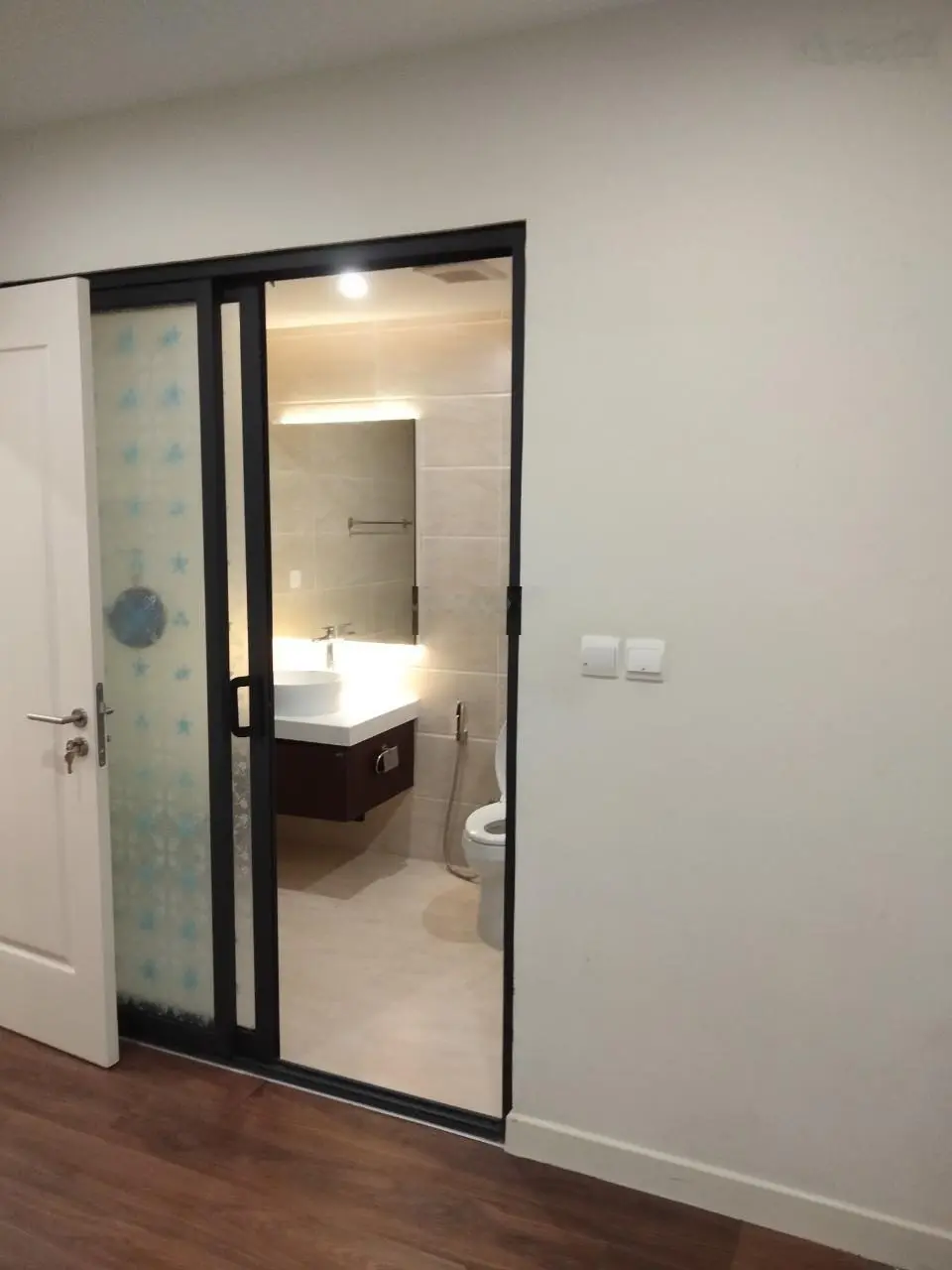 Giá thật! 3pn, 2wc, Bc Đông Nam, tầng cao, giá thật chỉ 7,3 tỷ. Nội thất cơ bản. LH: 0343 202 ***