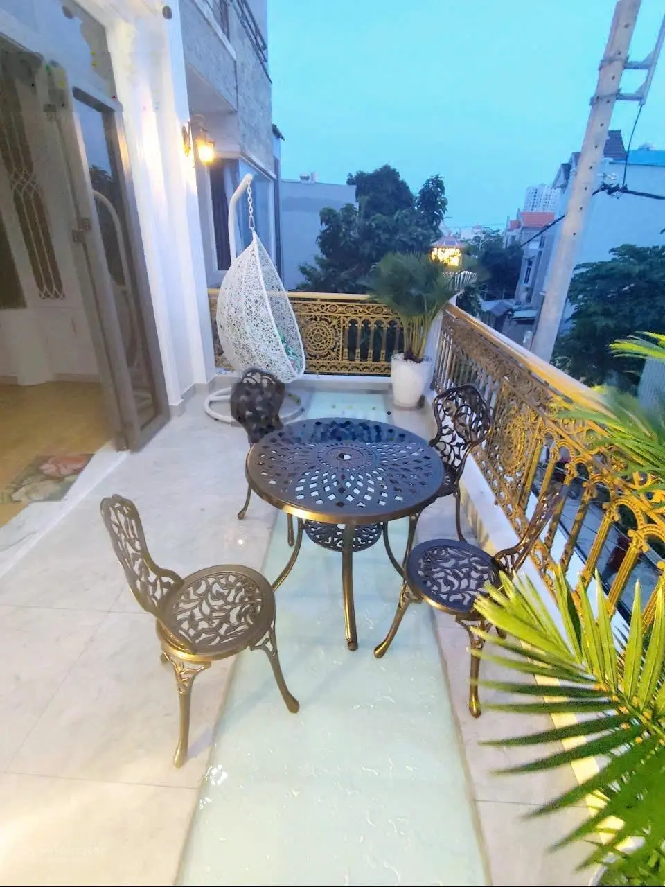 Bán nhà mới - có thang máy - thị trấn Nhà Bè