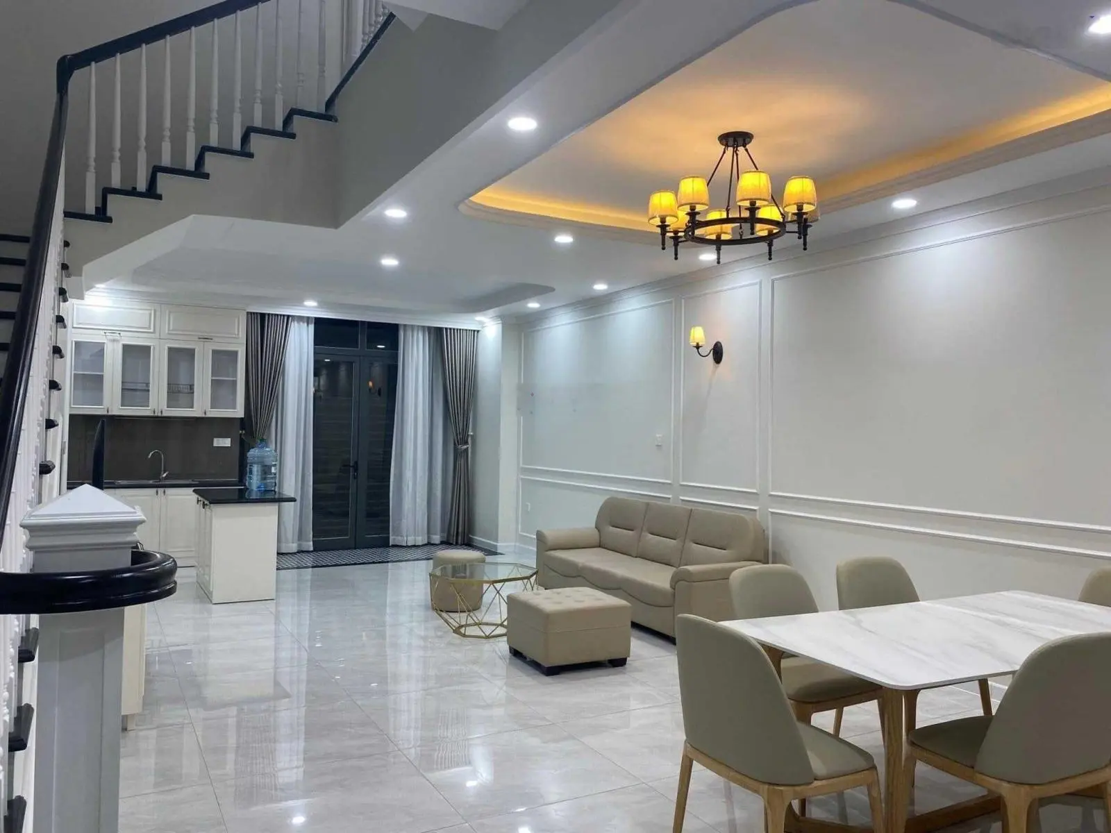 Chính chủ cần gấp căn biệt thự Lavila hoàn thiện full nội thất 12.2 tỷ - LH: 0902781375