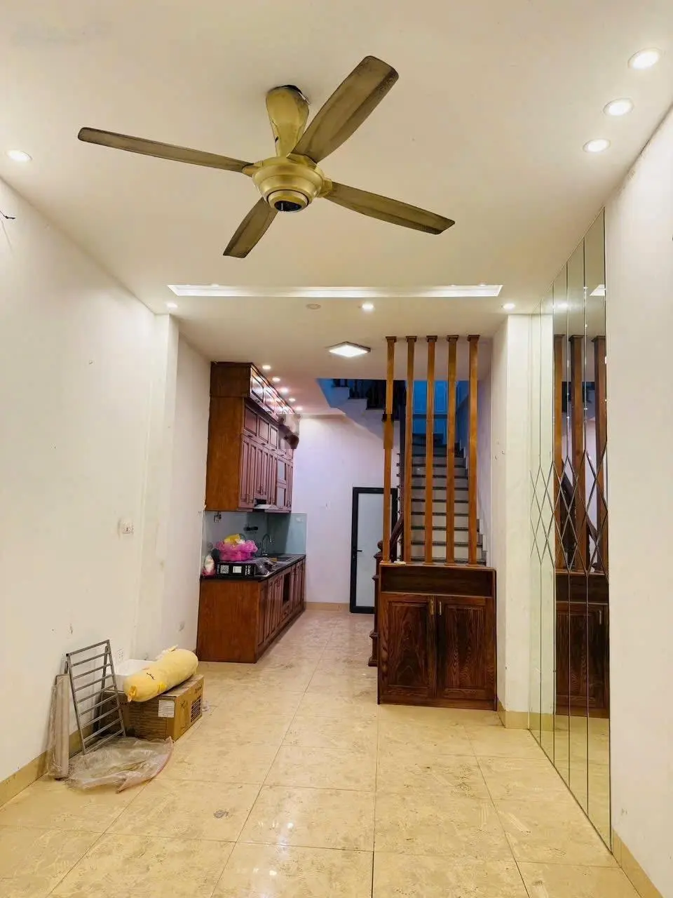 Bán NR 3PN, 3WC, Ngọc Lâm, 6,65 tỷ, 33m2, phong thủy tốt, tiện ích đầy đủ