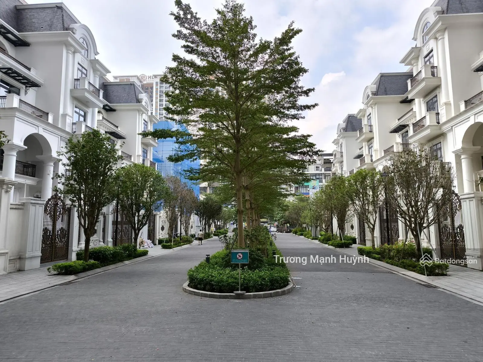 Toà Văn phòng Sát mp Dương Khuê 69m2 - 9T thang máy full NT chào 31.4 tỷ dòng tiền khủng Q CGHN