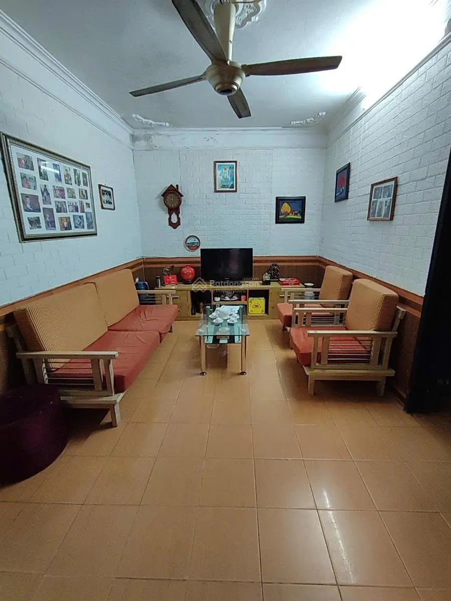 Giá đầu tư, lô góc 3 thoáng vĩnh viễn, cách ô tô 6 mét, bán đất tặng nhà 3 tầng vẫn ở ngon lành.