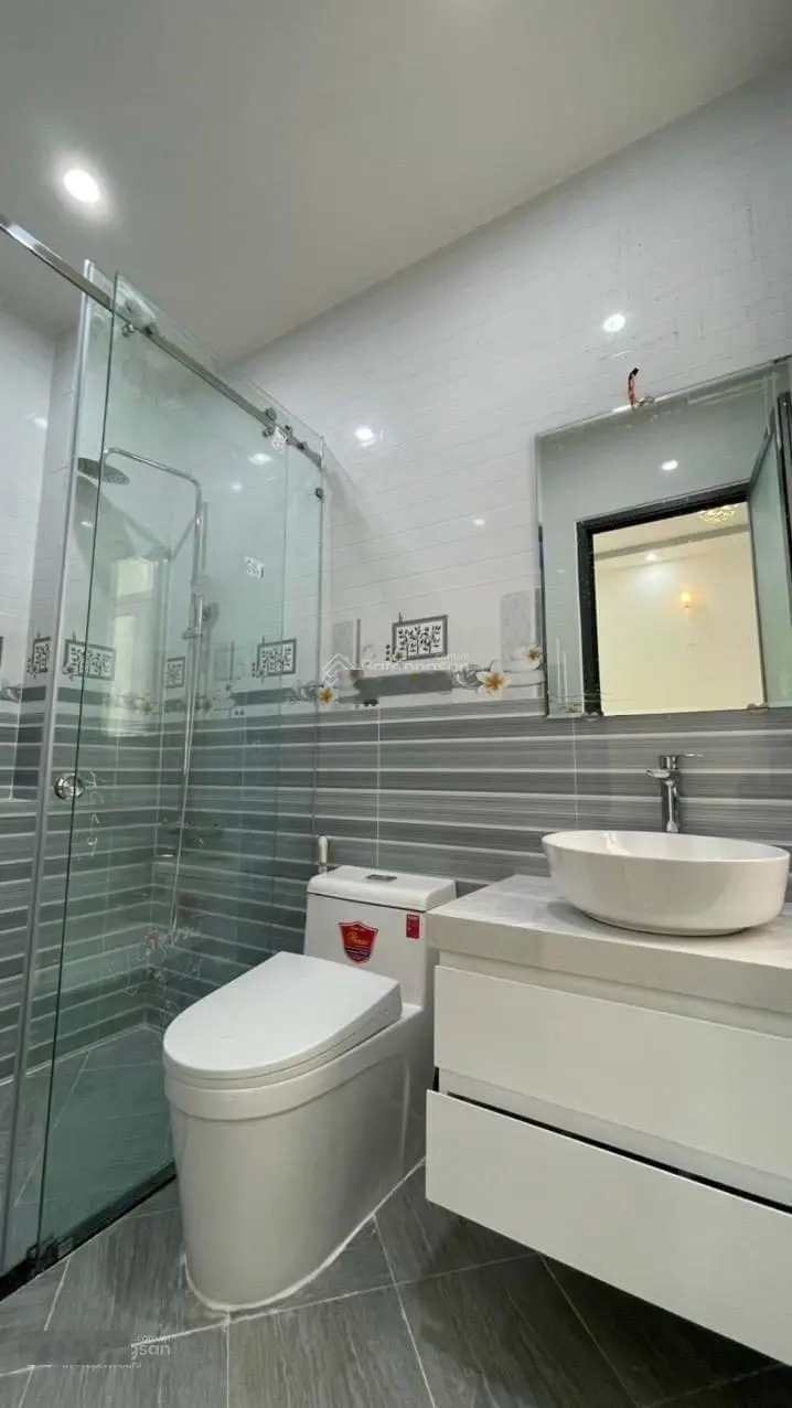Bán nhà 2 lầu đẹp Mặt tiền Phạm Ngọc Thạch, thị trấn Đạ Tẻh.