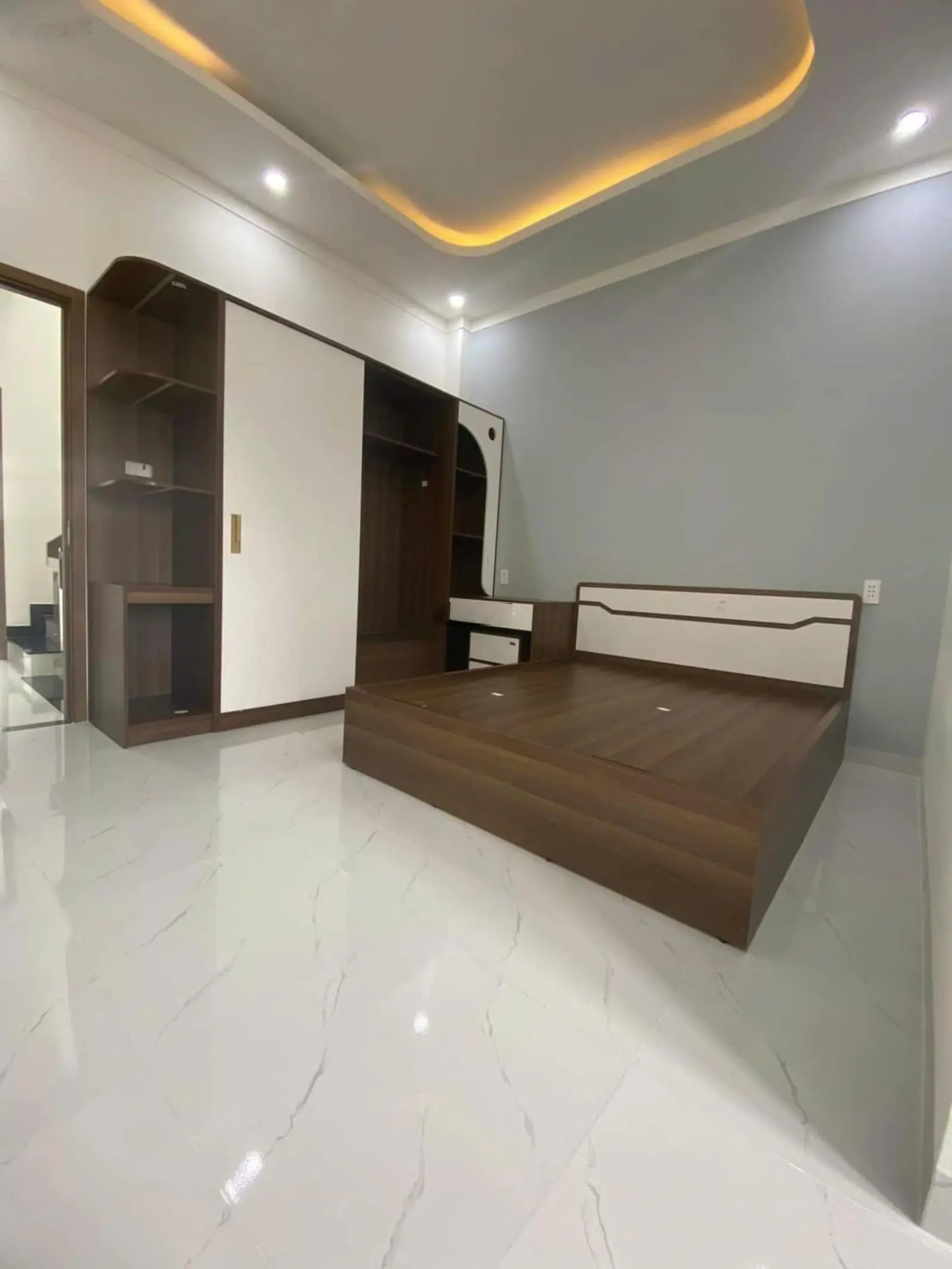 Cần bán nhà riêng 1 trệt 2 lầu 1 sân thượng thành phố Thuận An đường 22/12