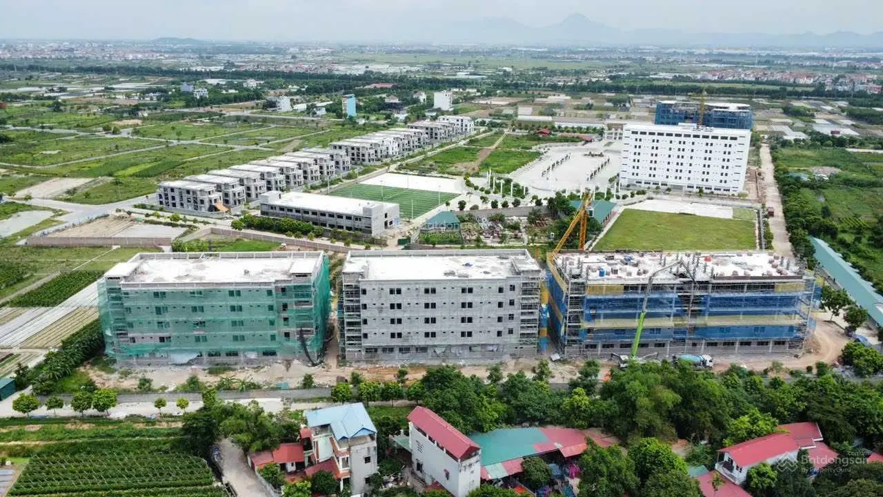 Nay cần tiền con đi học bán lô đất biệt thự 300 m2 sổ đỏ tại khu B khu đô thị Cienco 5, giá rẻ nhất