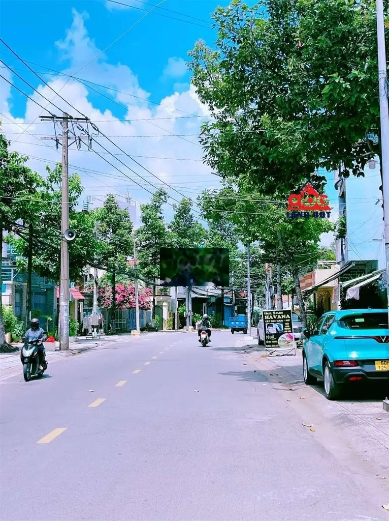 Nhà 2 MT đường xe hơi tránh nhau F. Quyết Thắng, BH. 6x20 chỉ 4,2 tỷ.